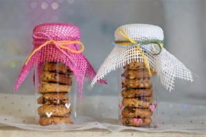 cookie gift wrapping idea in glass jars