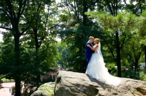 outdoor small wedding during covid