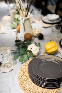 easy thanksgiving table decorations for outside zoom