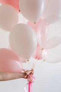 pink and white balloon bouquet