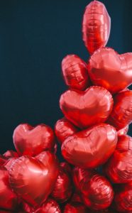 red valentine heart balloon bouquet
