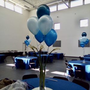 blue balloon bouquet table centerpieces